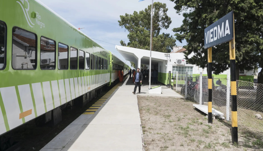Suspenden el servicio Bariloche-Viedma tras el descarrilamiento