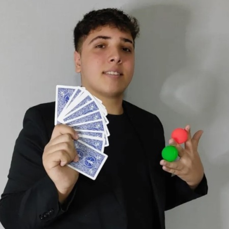 Jinaru, el joven rionegrino se colocó entre los mejores magos del continente