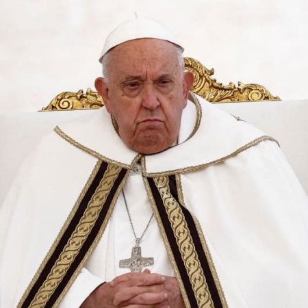 Papa Francisco: leve mejoría y vuelta a las actividades con poca exigencia
