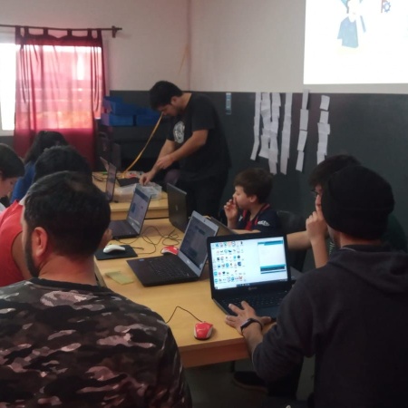 Miles de vecinos eligen las capacitaciones laborales municipales de Viedma