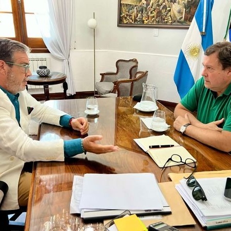 Weretilneck y Casadei firmaron un acuerdo por obras eléctricas con fondos del bono petrolero