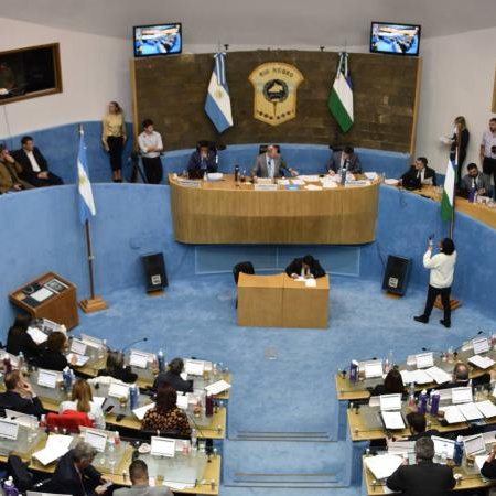 Legisladores rionegrinos exigen informes sobre siniestro eléctrico en escuela de la capital rionegrina