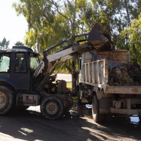 Continúa el operativo de limpieza en el barrio Santa Clara
