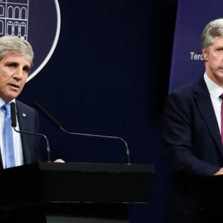 Caputo se endeuda por USD 7.000 millones mientras el Gobierno elimina restricciones a capitales especulativos