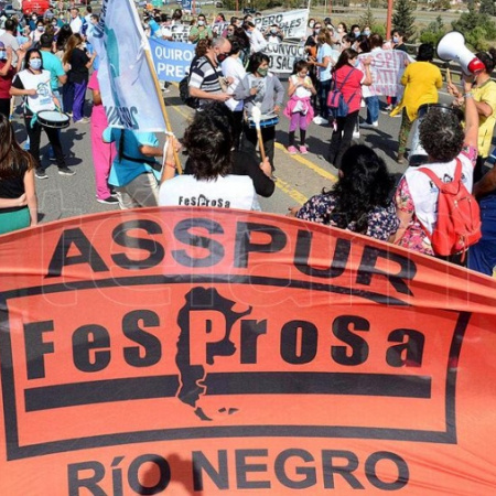 Gobierno convoca a la Mesa de Salud y trabajadores se movilizan en Viedma