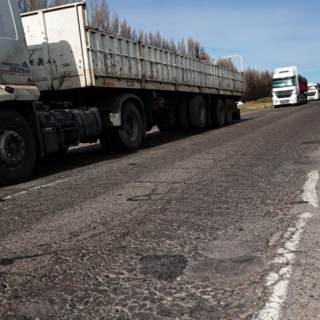 Weretilneck va a la Justicia contra Nación por el abandono de la Ruta 151: “Está destruida y pone vidas en riesgo”