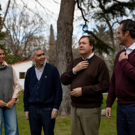 Weretilneck presentó a los candidatos de Juntos Somos Río Negro para octubre eligiendo a su circulo más cercano