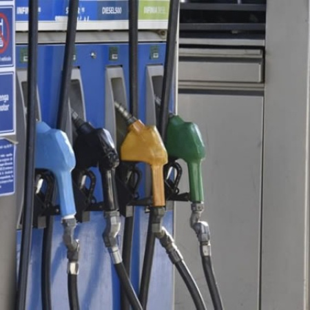 YPF lanza el "micropricing": los precios de nafta y gasoil cambian según la demanda en tiempo real