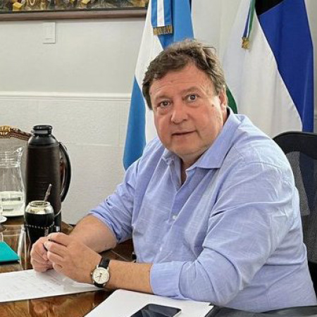 Weretilneck acelera los anuncios de obras con el bono petrolero y refuerza su presencia en el territorio