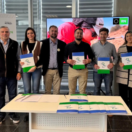 Porvincia y petroleras acuerdan proteger el patrimonio cultural y paleontológico