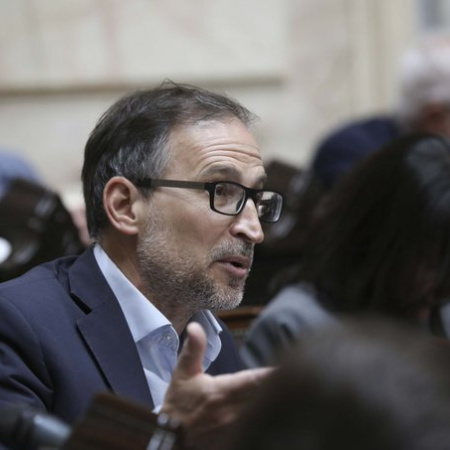 Todas las miradas en Agustín Domingo en la votación por el veto al financiamiento universitario
