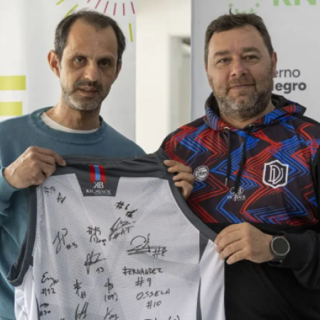 Deportivo Viedma se enfrenta a la Selección de Bariloche en un amistoso solidario este sábado