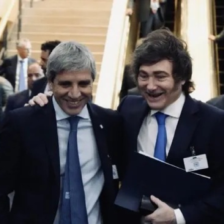 Por delitos contra de la soberanía nacional denuncian a Javier Milei, Luis Caputo y al presidente del BCRA