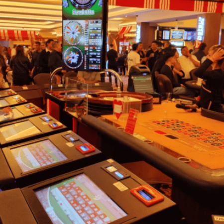 Multaron a 15 comercios en Viedma por incumplir la veda: el Casino abrió hasta las 5 de la mañana.