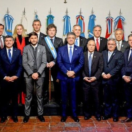 Reunión clave en la Casa Rosada: Milei convoca a gobernadores para avanzar con reformas y solo Weretilneck y Torres representarán a la Patagonia