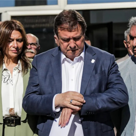 Weretilneck reordena el Gabinete y envía a la Legislatura una reforma acotada de la Ley de Ministerios