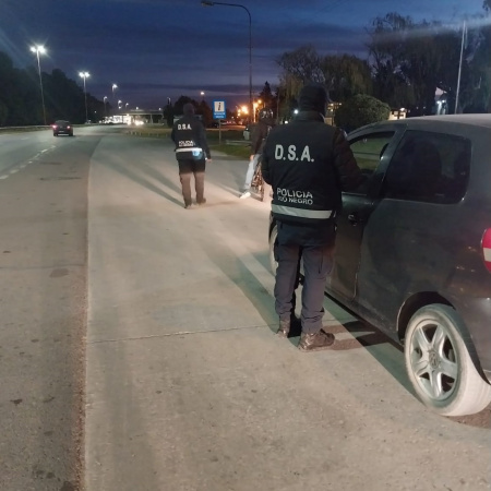 La videovigilancia permitió interceptar dos motos y recuperar un vehículo robado en Cipolletti