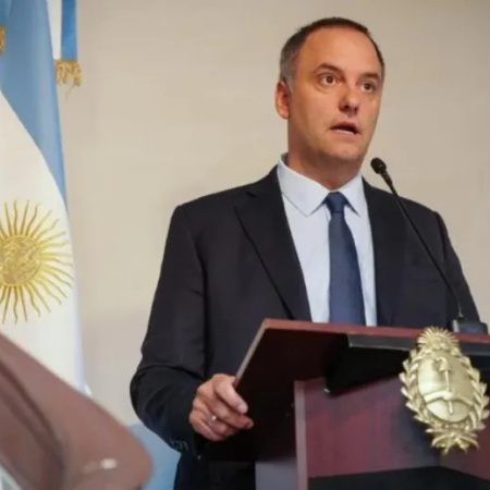 Adorni, bajo la lupa: crecen las dudas sobre su patrimonio e hipotecas