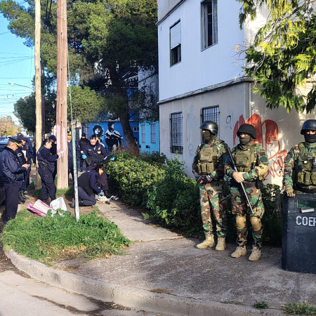 Secuestran seis armas de fuego tras múltiples allanamientos en Viedma