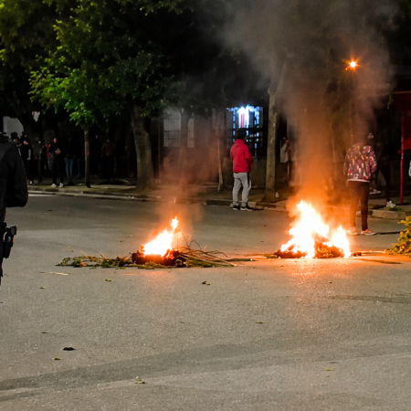 hallan muerta a Agostina Vega y una represión policial desata una crisis política
