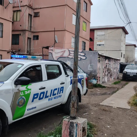 Secuestraron un arma, droga y bicicletas en allanamientos por robos en Viedma