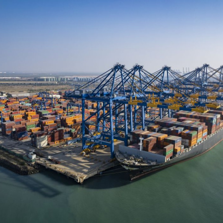 Un gigante indio operará la logística marítima del megaproyecto de GNL en Río Negro