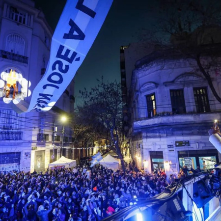 La Justicia volvió a presionar a Cristina por una bandera en San José 1111