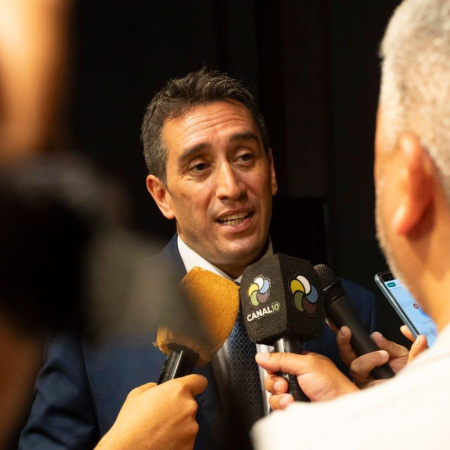 Juntos busca reinventarse entre fugas, mesas locales y el liderazgo de Weretilneck