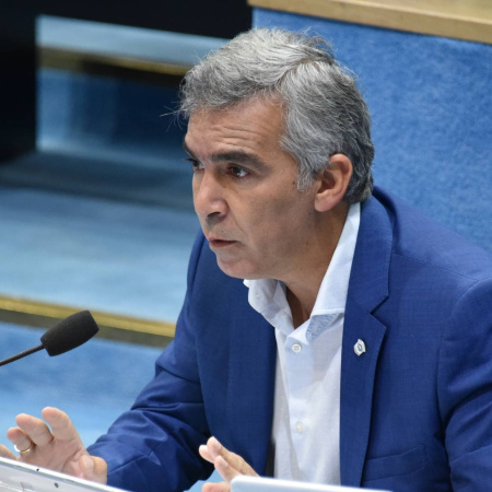 López cargó contra Tortoriello por el faltazo que frenó la interpelación a Adorni