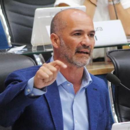 El giro de Juan Martín: del rechazo al voto afirmativo que expuso contradicciones en plena sesión caliente