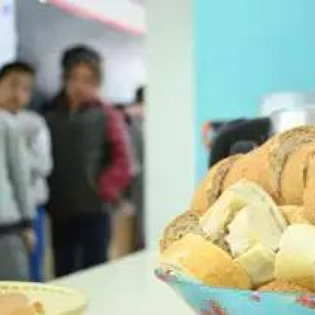 Viedma: UnTER denunció falta de pan en escuelas y estudiantes preparan sentadas