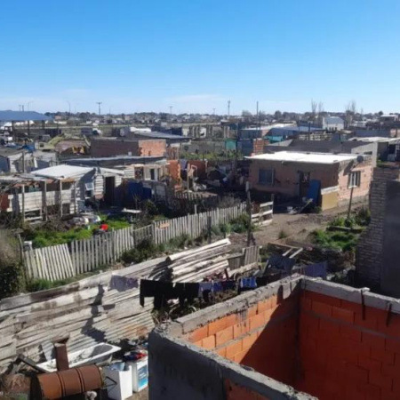 Toma Perón en Viedma: las familias resisten un posible desalojo y reclaman una solución habitacional