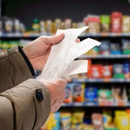 La Cámara de Comercio advierte que el endeudamiento familiar profundiza la caída del consumo local