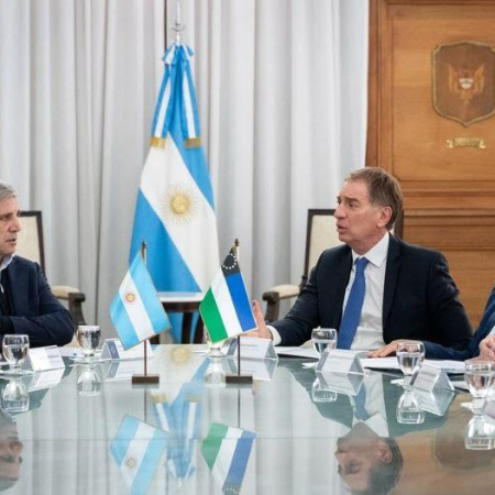 Weretilneck puso la firma y Río Negro se queda con las rutas 22 y 151, pero sin los fondos de Nación