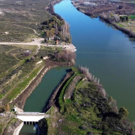 El Idevi puso en marcha la temporada de riego y espera fondos del BID para ampliar la superficie productiva