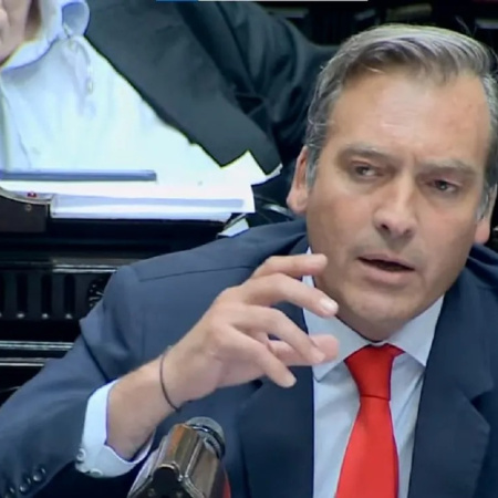 Soria propone cambiar el reparto del impuesto a los combustibles y destinar más fondos a Río Negro para las rutas