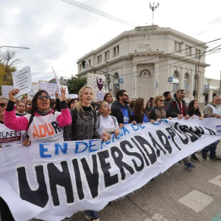 Viedma: las universidades vuelven a reclamar y preparan una nueva marcha federal