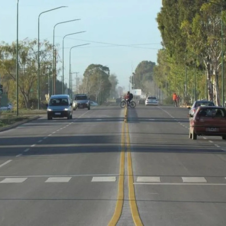 Viedma cambia el plan para cruzar la avenida Perón: evalúan semáforos peatonales