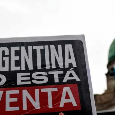 El peronismo vuelve a la carga contra el DNU de Milei tras el fallo de la Corte