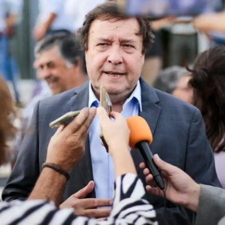 Weretilneck se desliga de la polémica por Techo Digno y apunta contra los exintendentes