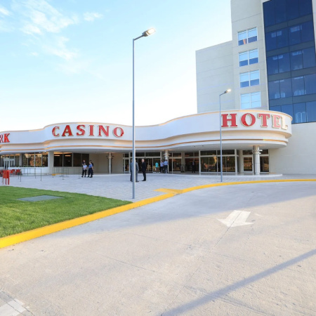 Fiesta en el casino, salarios en discusión: trabajadores apuntaron contra Crown